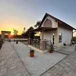 Halta Pescarus Guest house Douazeci si Trei August